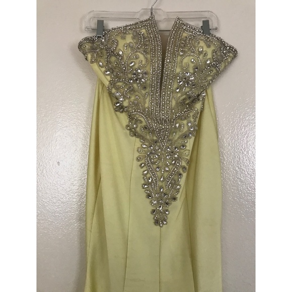 Three N Yellow Mermaid Gown - Picture 5 of 8